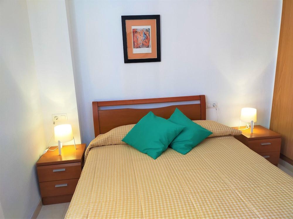 ACV - Acapulco II-1ª Linea Planta 5 Norte Room