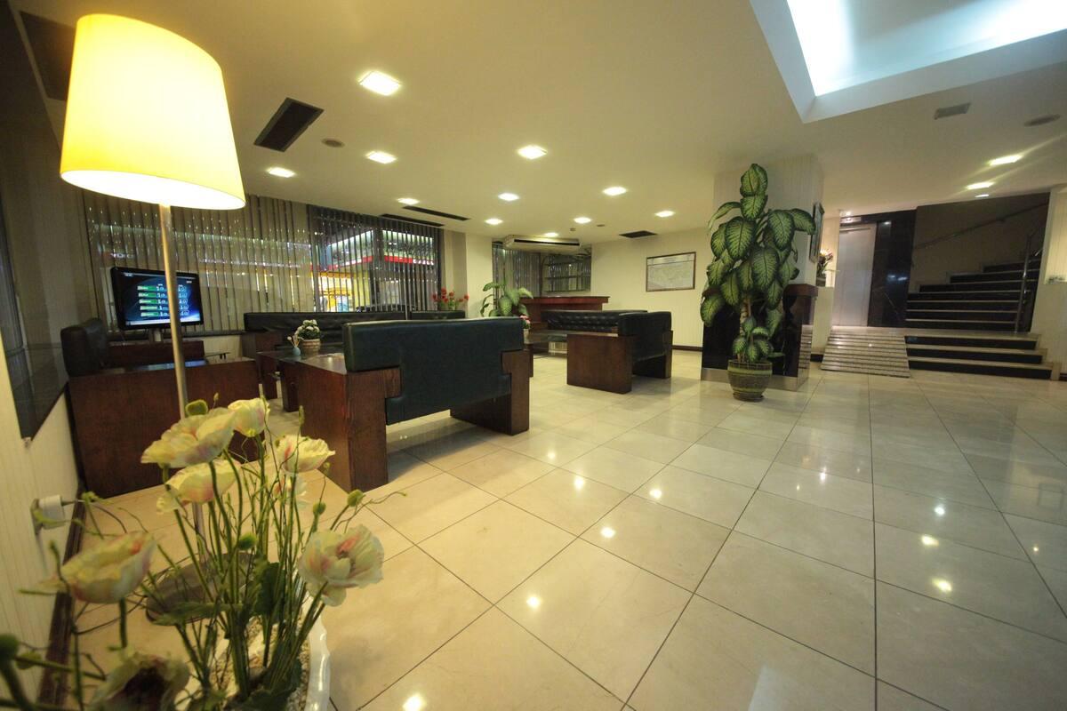 Palm City Hotel 