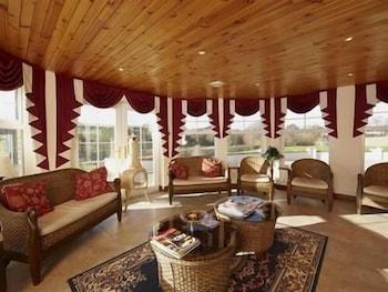 Springburn Lodge Lobby Sitting Area