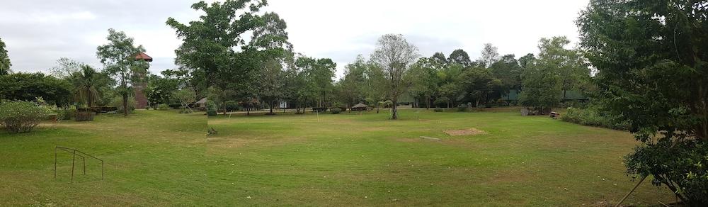 Saksupha Resort Property Grounds