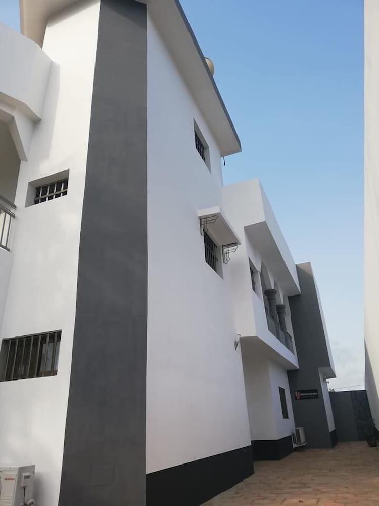 ريزيدونس إم جي إيه ميزون دوت المنطقة الخارجية