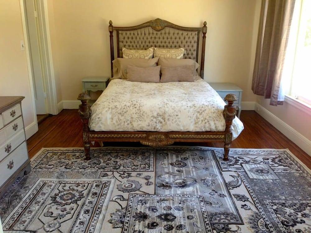 Charming 2 bdrm Dolores Heights Apt Featured Image