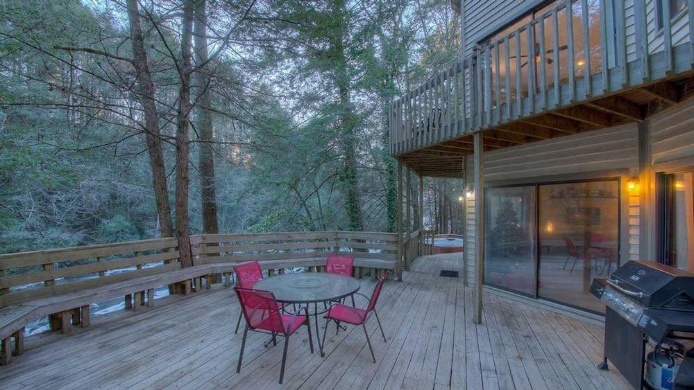Riverbend Cottage by Escape to Blue Ridge