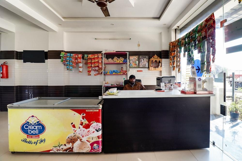 SPOT ON 48398 Shree Deep Hotel Pushkar Reception