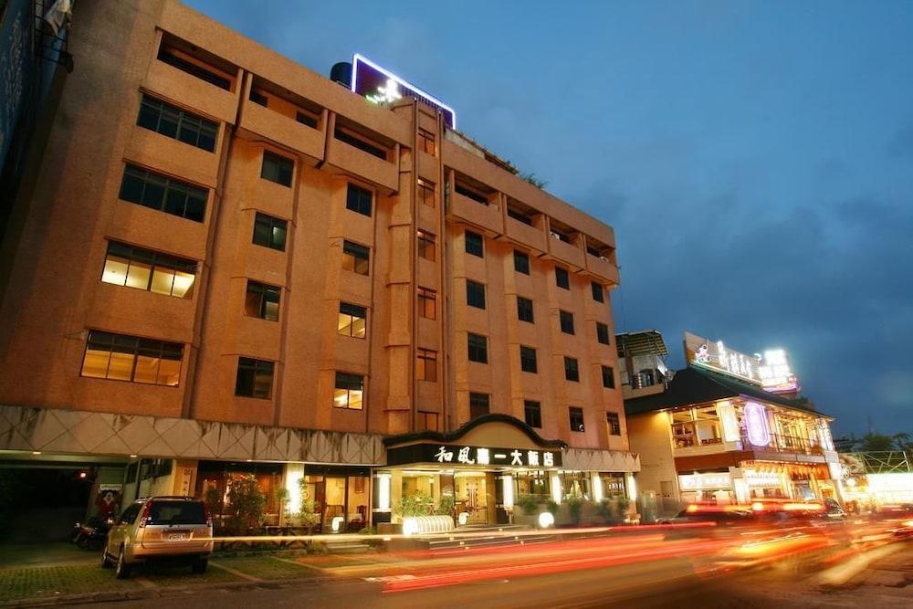 Hefong JAEE Hotel Exterior