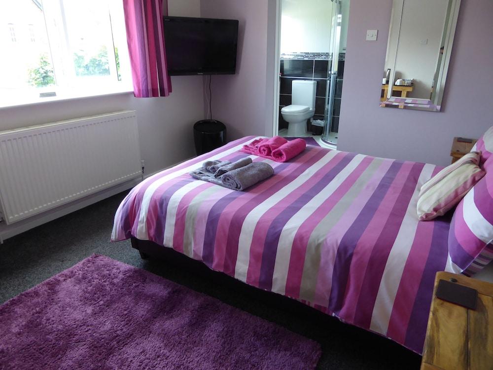Mayfields Guest House Room