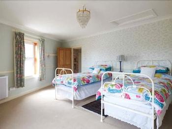 The Red House Guestroom