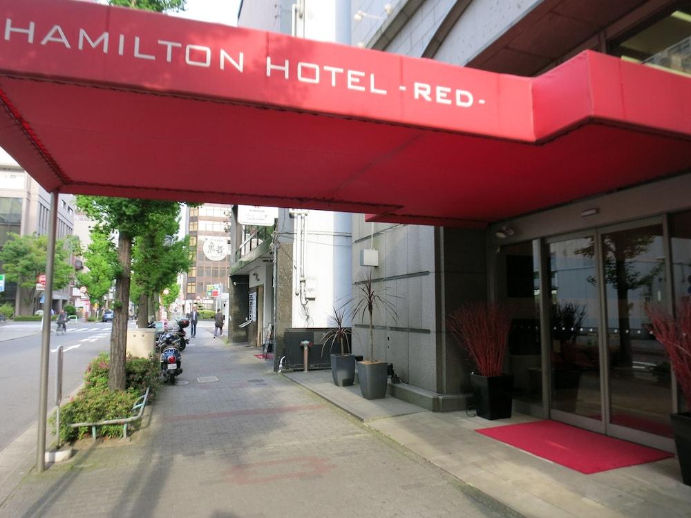 Hamilton Hotel Red Exterior
