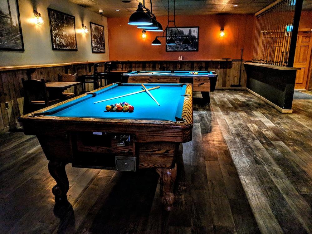 Riverside Inn Billiards