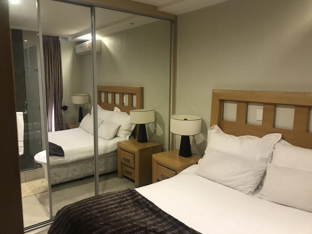 First Divine Suites - Hydro Park Room