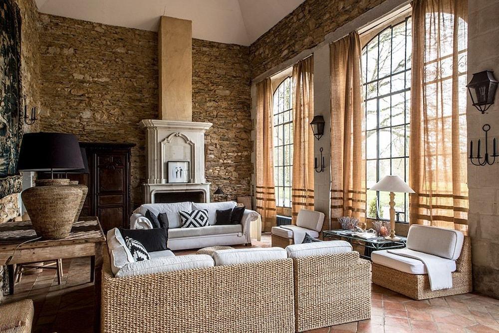 Château des Briottières Lobby Lounge