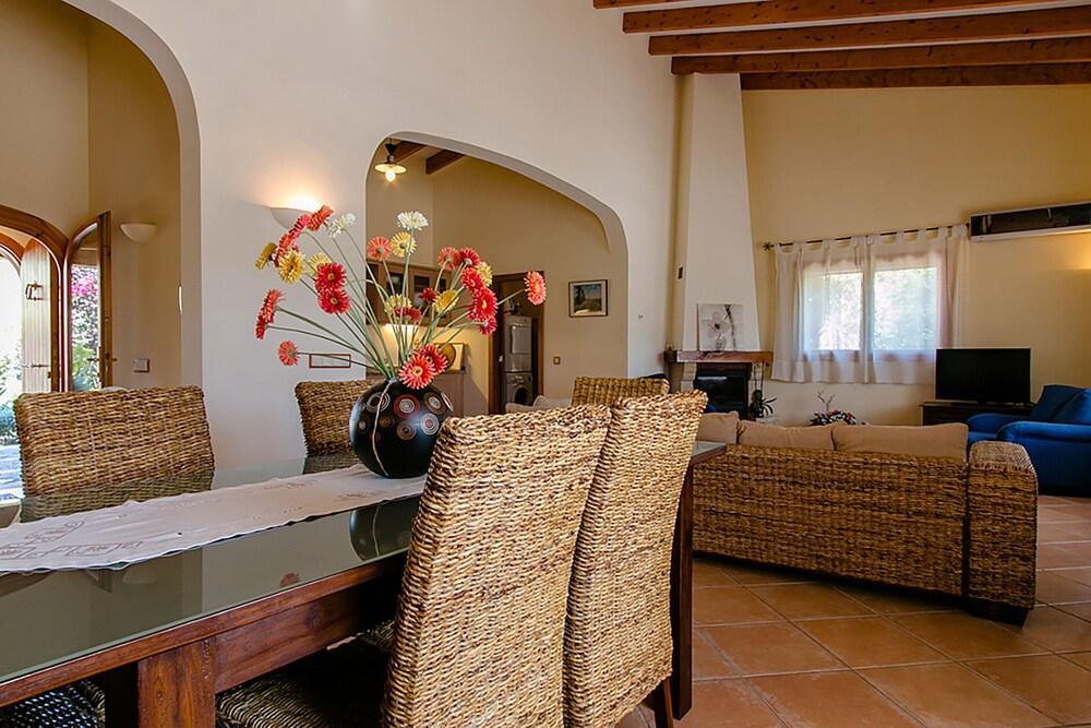 Chalet Correfoc Interior Detail
