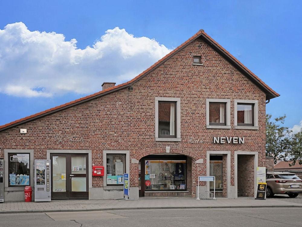 Spacious Apartment in Hoepertingen in City Center