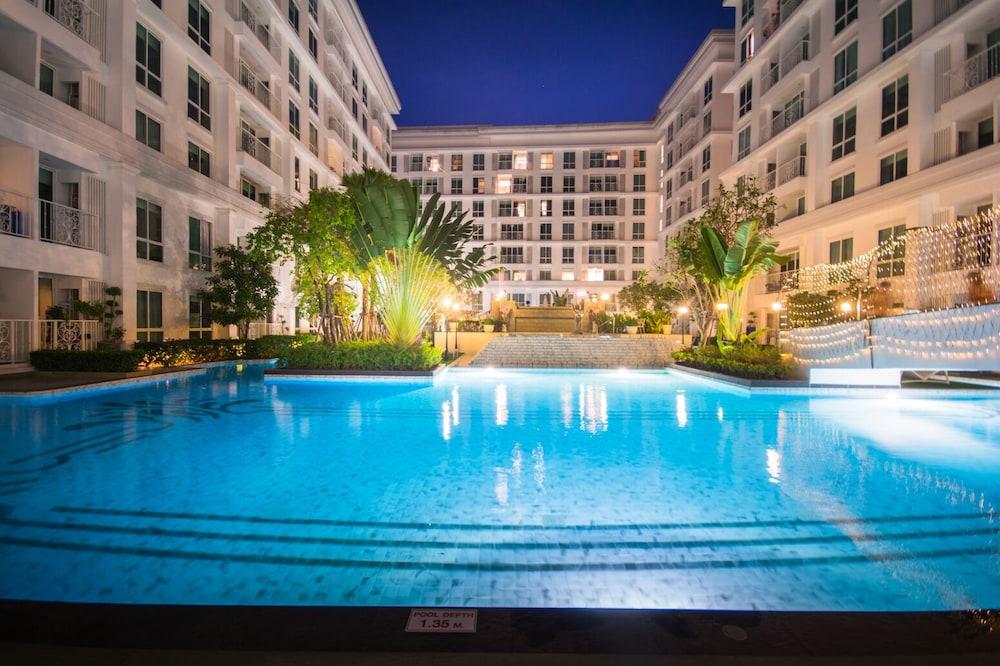 The Orient Resort and Spa by Happy Host Waterslide