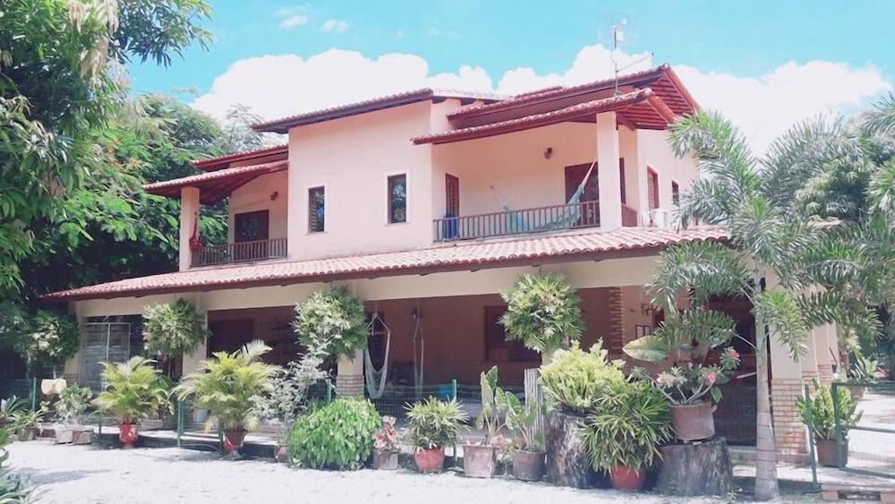 Pousada Casa de Vó Featured Image
