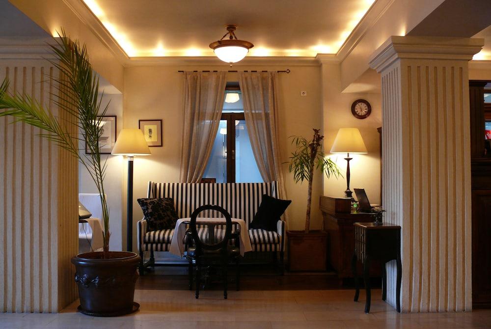 Arc de Triomphe by Residence Hotels Lobby Sitting Area