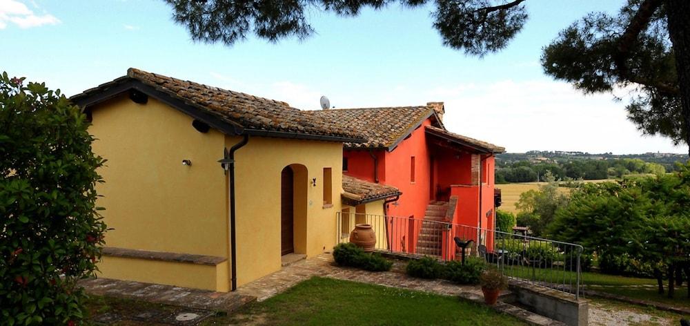 Borgo Mandoleto Exterior