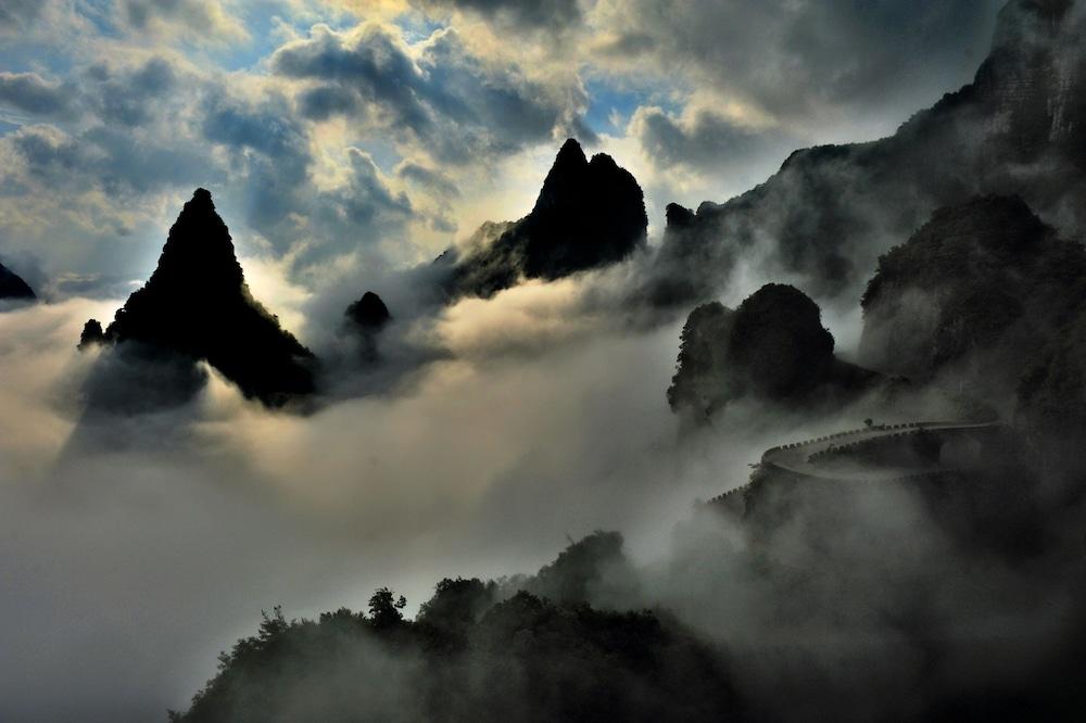 Yun Meng Qi  Inn Exterior