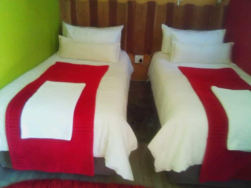 Mohalalitoe B and B Room