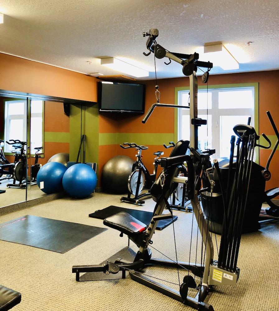 WindTower Resort - 1 BR Suite or 1 Single Room Fitness Facility