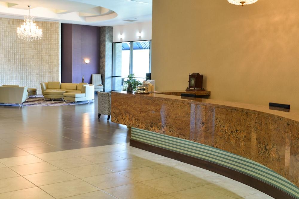 Hotel Plaza Juan Carlos Lobby