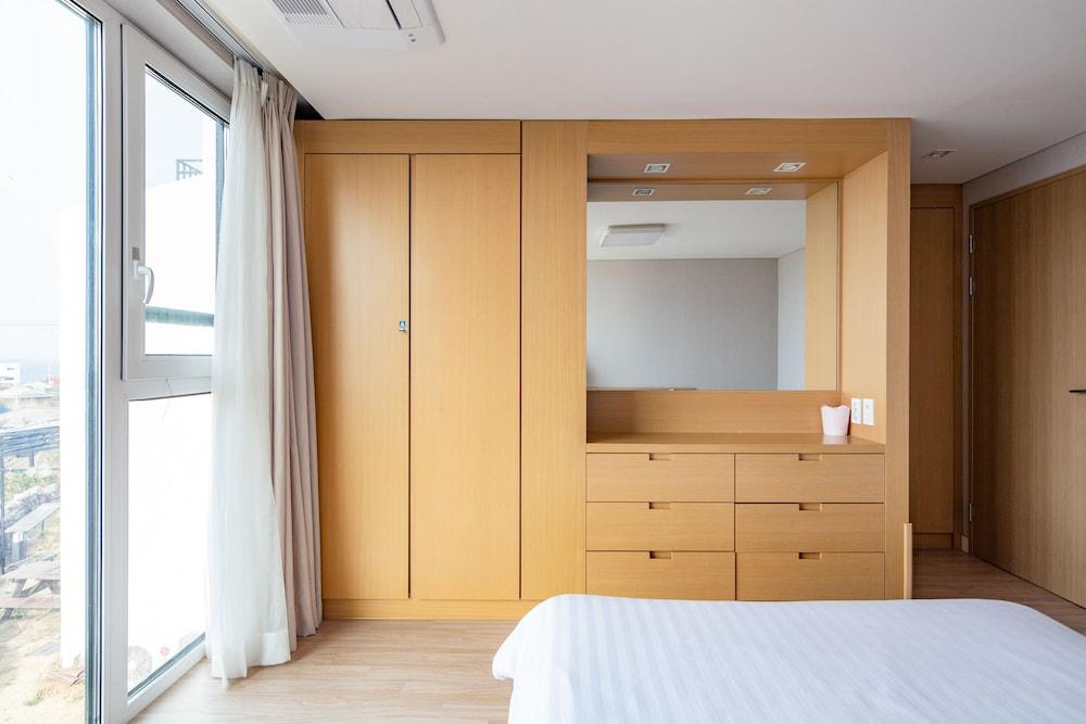 ON:Private Room