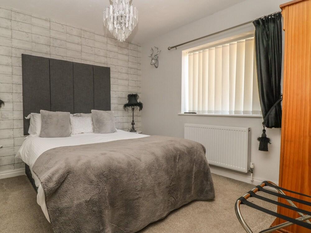 Cedar Cottage Room