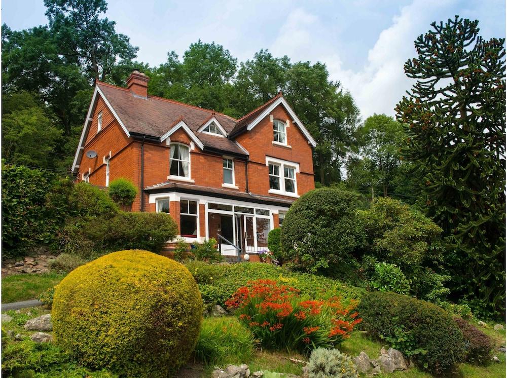 Mynd House B&B