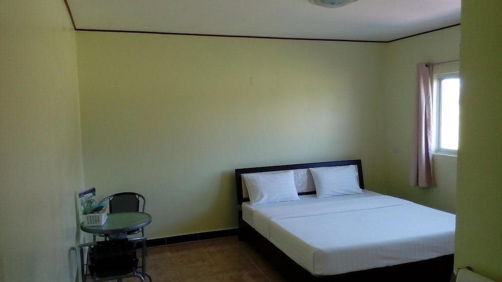 Onanong Resort Room