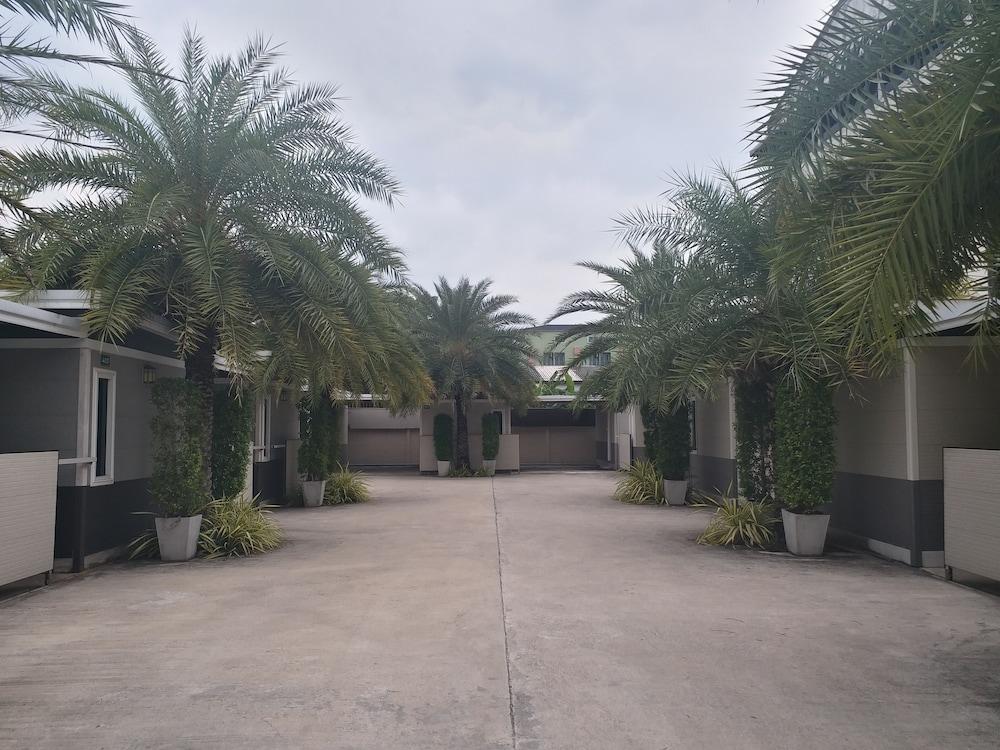 The 9 Resort Exterior