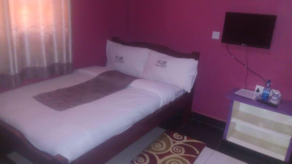 KQ Grill and Bistro Room