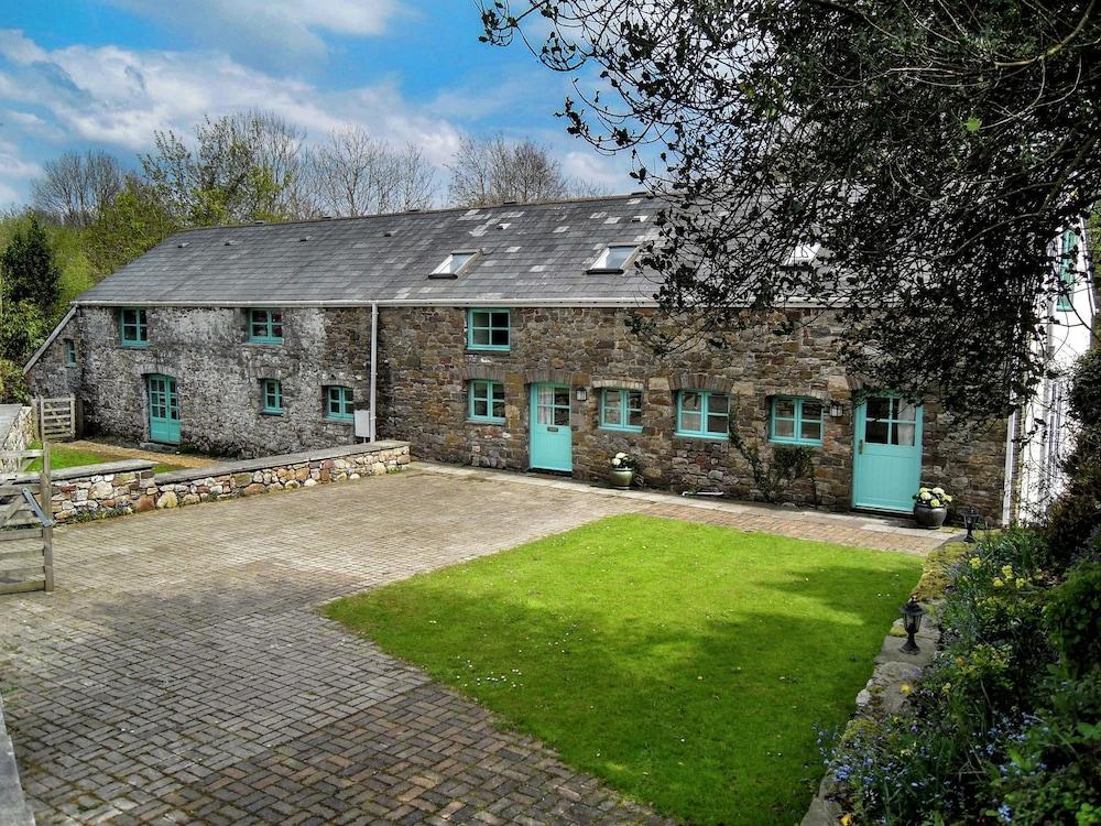 Cozy Holiday Home in Ystradgynlais With Garden