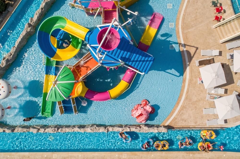 Amada Colossos Resort Water Park
