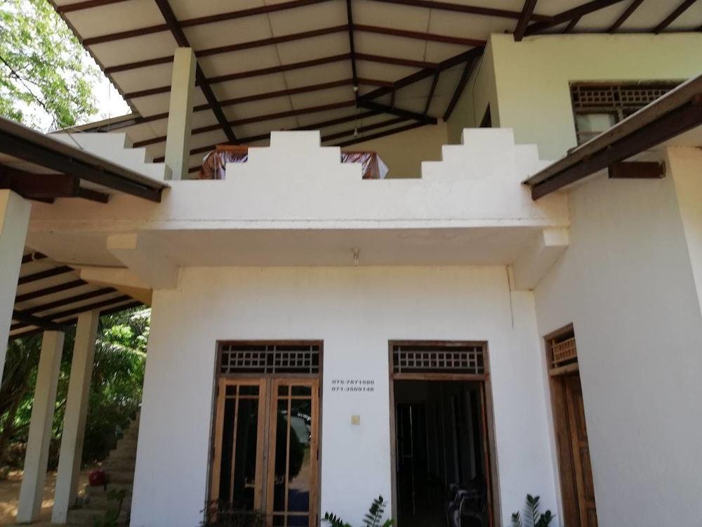 Ambasewana Resort Exterior