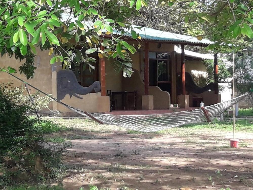 Ladun Sigiri Villa Exterior