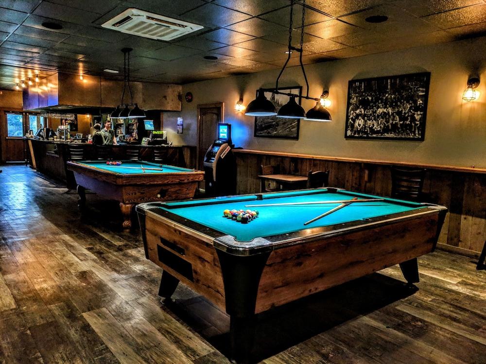 Riverside Inn Billiards