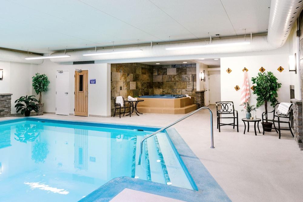 Lobstick Lodge Waterslide