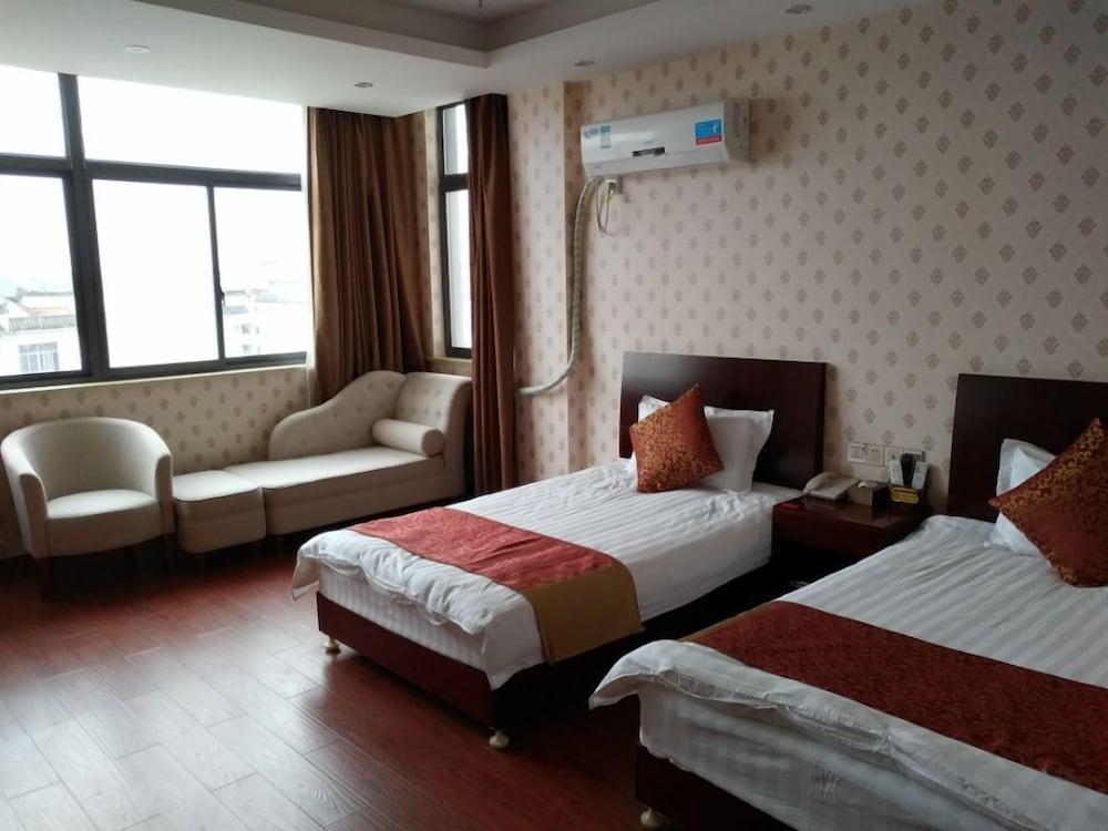 Huangshan Xixi Fengxi Grand Hotel Room