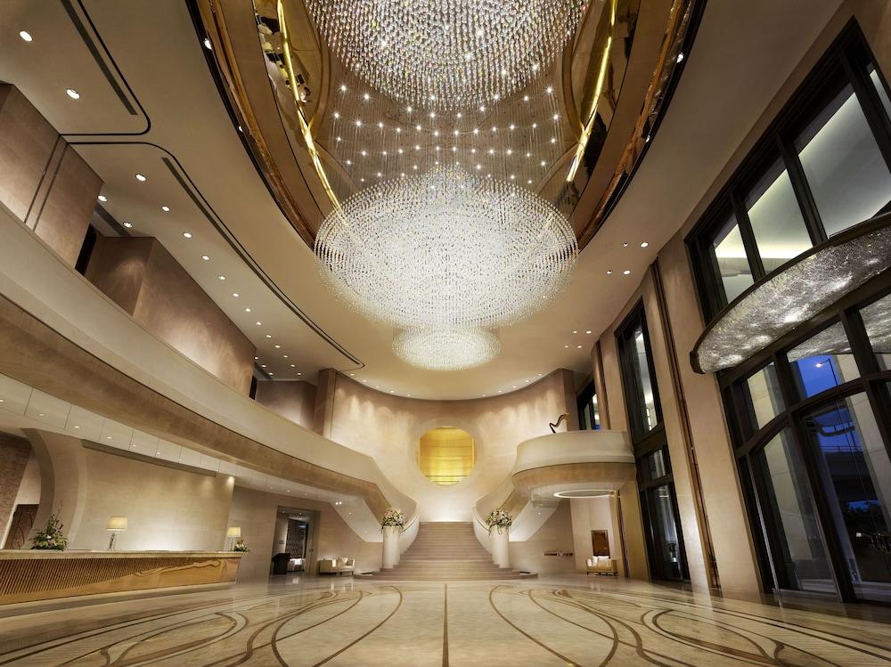 Harbour Grand Hong Kong Interior