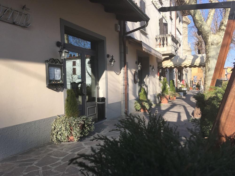 Albergo Sapori Exterior detail