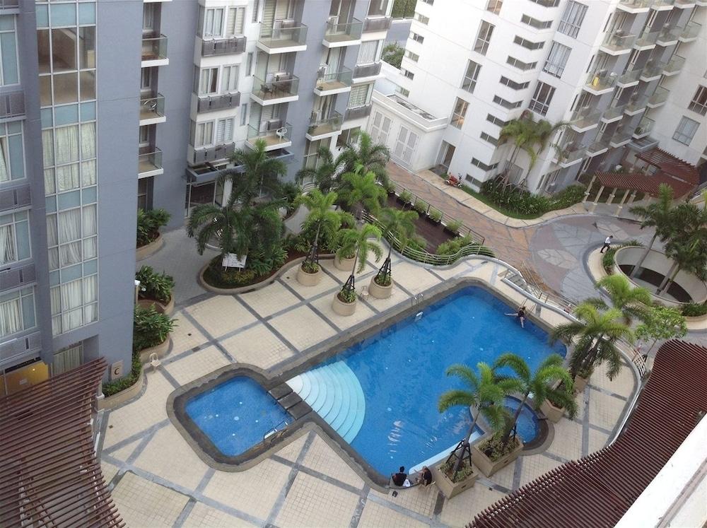 Jieann's Transient Home Outdoor Pool