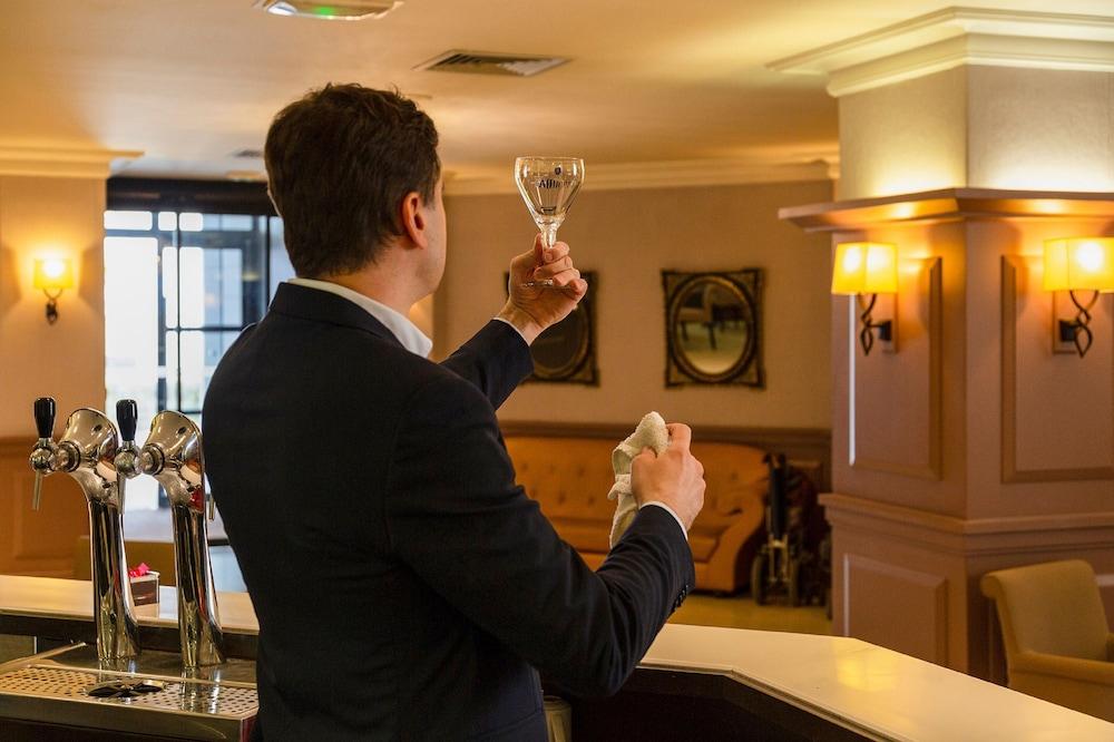 ذي أوريجينالز سيتي، هوتل أستوريا فاتيكان، لورد الردهة