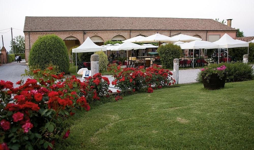 Barchessa Contarini Property Grounds