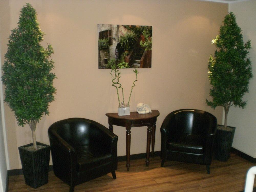 Landhaus Jaegerkrug Lobby Sitting Area