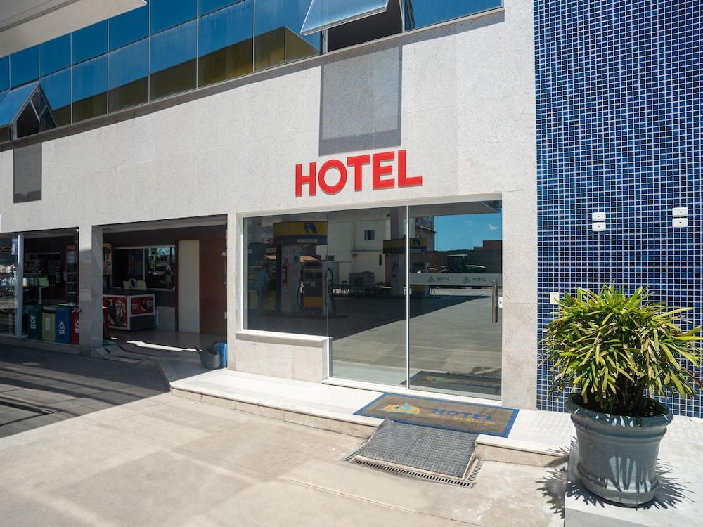 OYO Hotel Barra Do Riacho, Aracruz