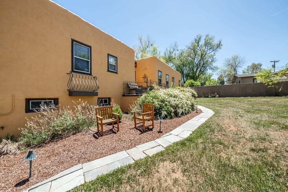 5BD Houseblocks From Broadmoor Fireplacecheyenne Canon & Gorgeous Views! Property Grounds