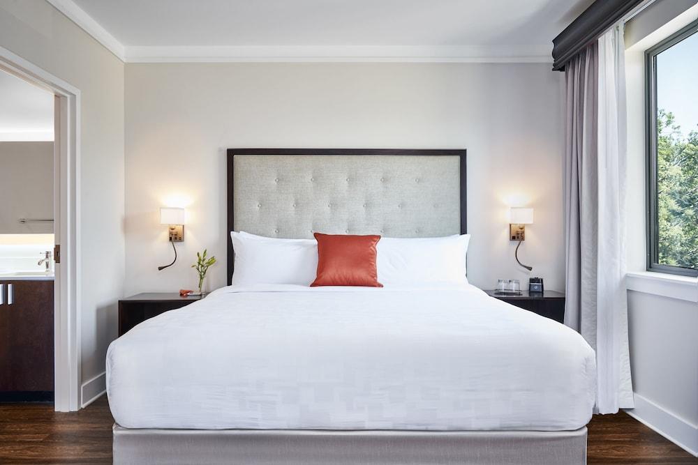 ذي أبيرناثي أوف كليمسون غرفة