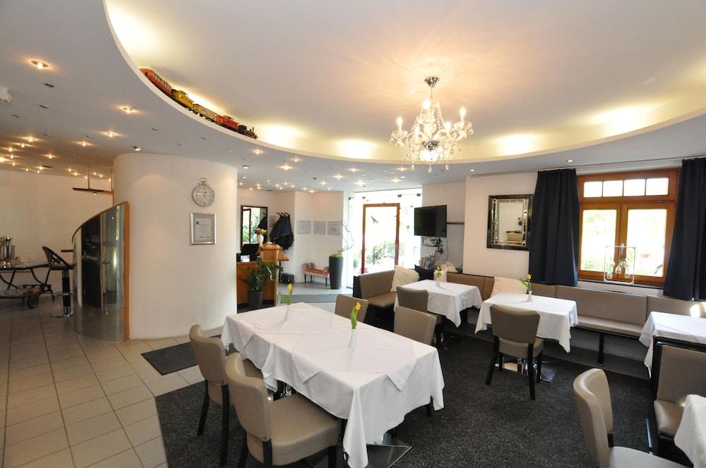 Hotel Villa Waldperlach Reception