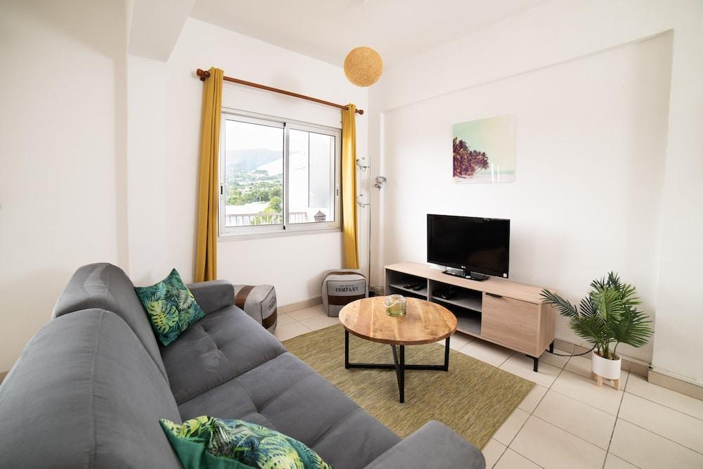 Le Calou, Studio vue Mer et Montagne, Sainte-Clotilde, Keylodge Réunion Interior