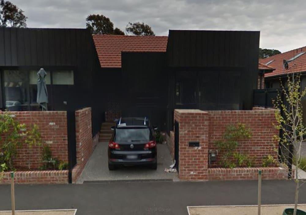 Class, Style and Location in Carlton Exterior
